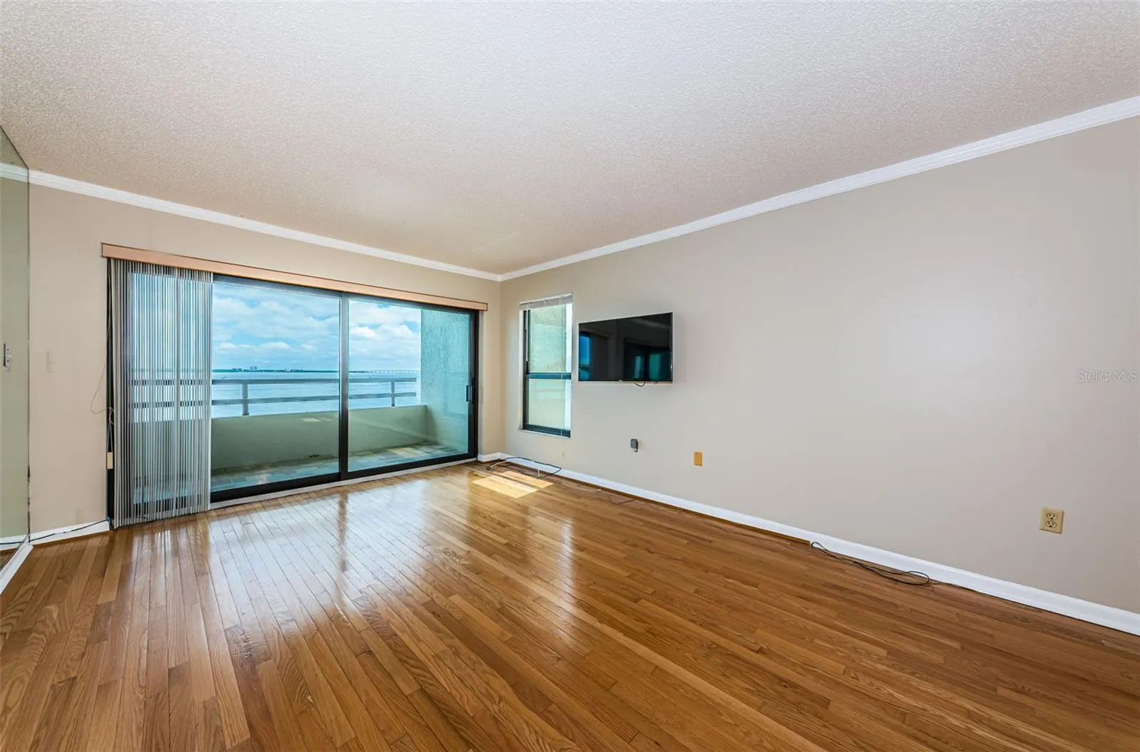 103 1ST ST E #208, #208