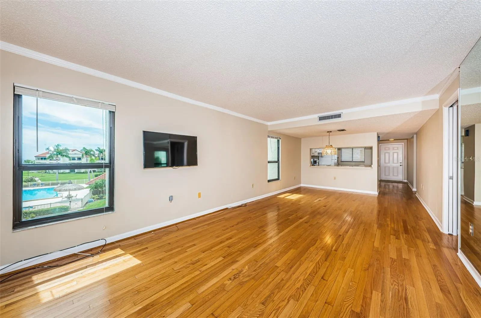 103 1ST ST E #208, #208