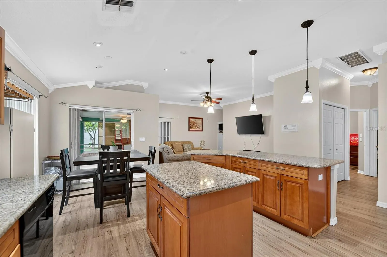 1727 SCOTCH PINE DR