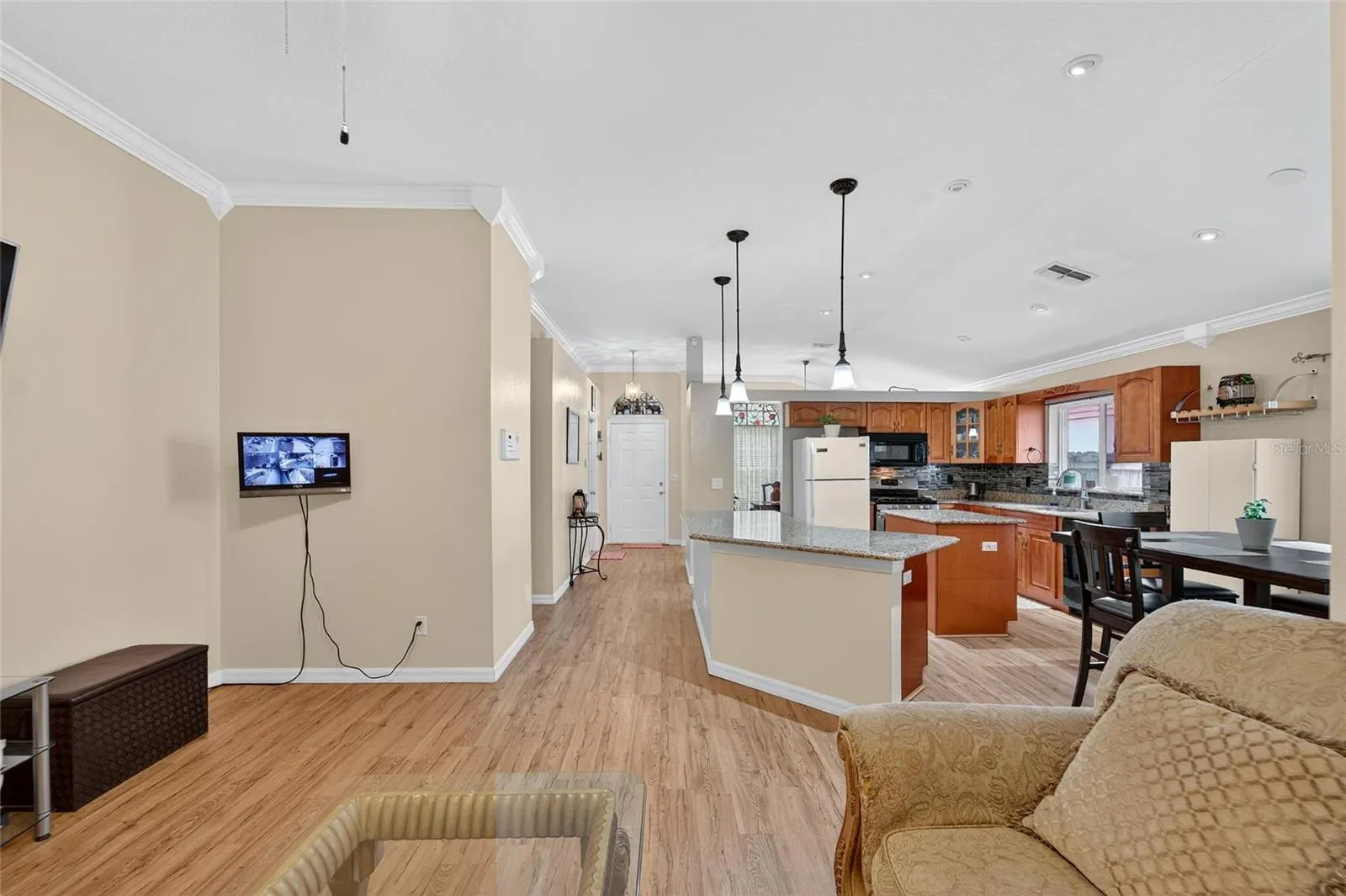 1727 SCOTCH PINE DR