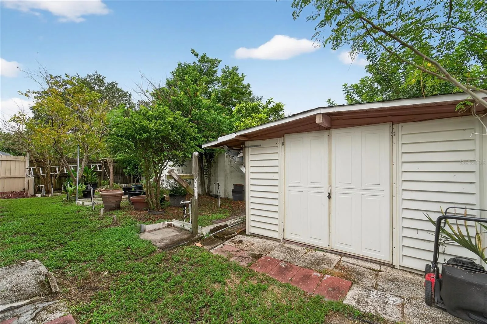 1727 SCOTCH PINE DR