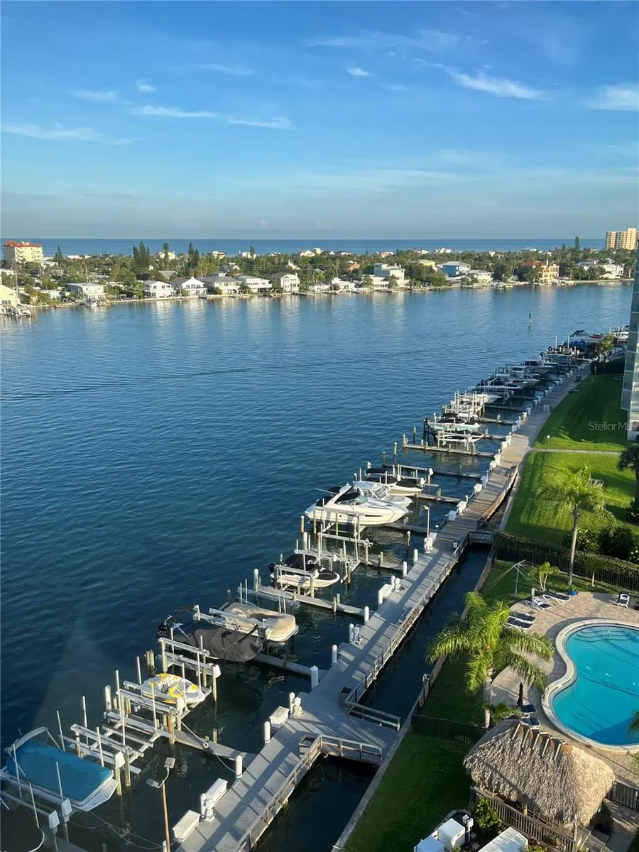 660 ISLAND WAY #306, #306
