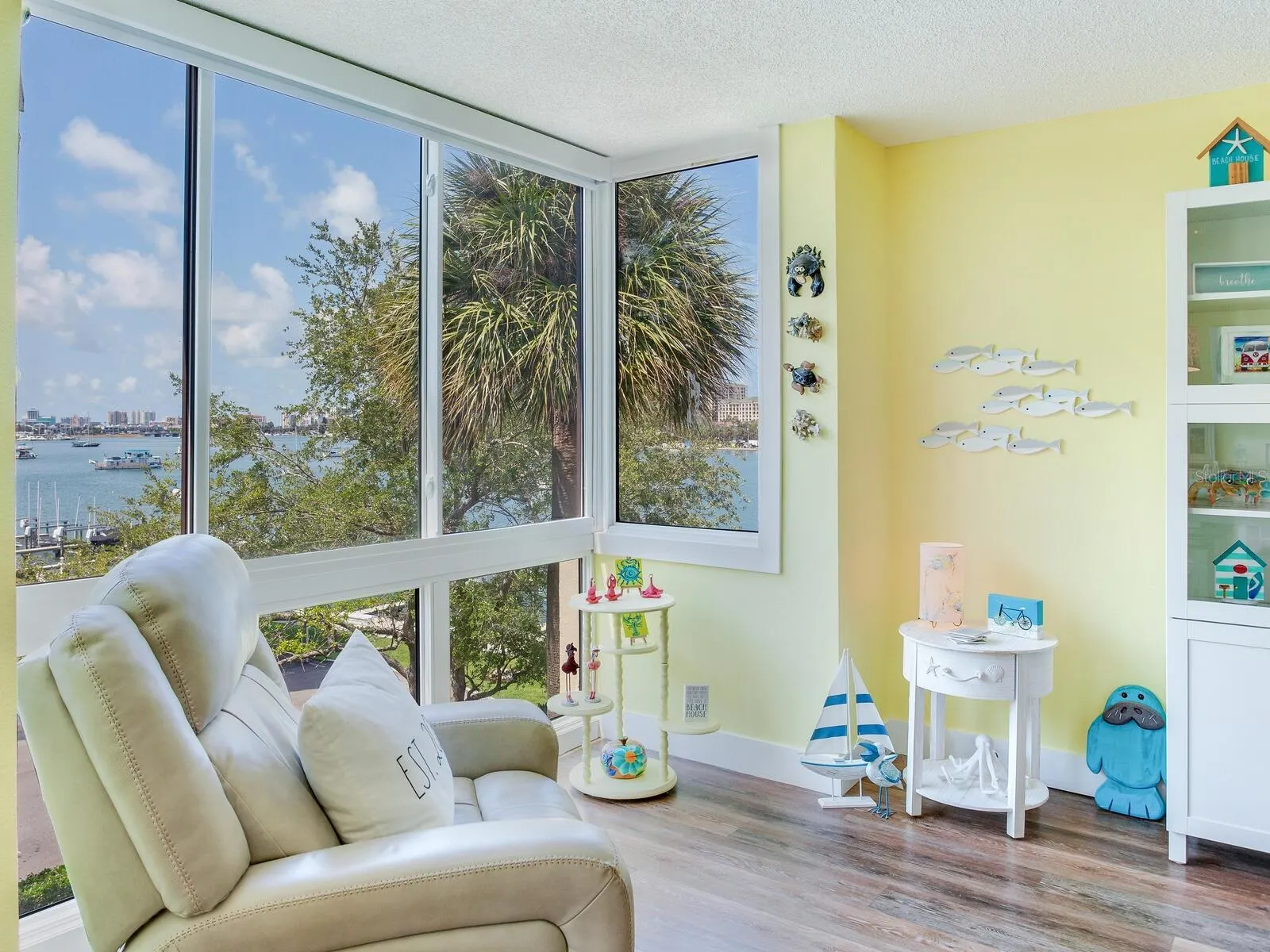 660 ISLAND WAY #306, #306