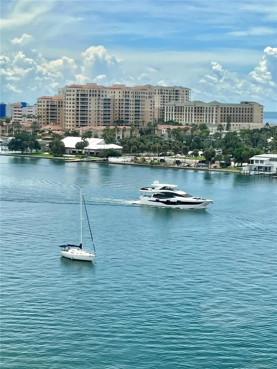 660 ISLAND WAY #306, #306