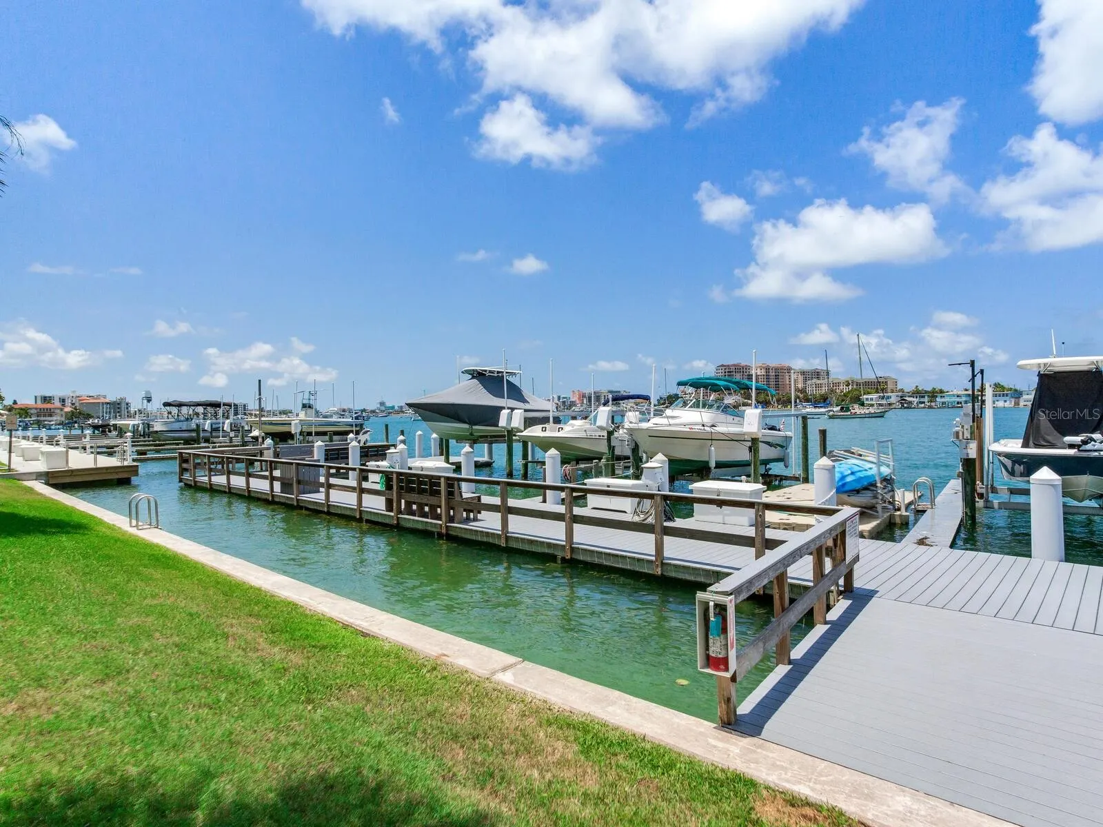 660 ISLAND WAY #306, #306