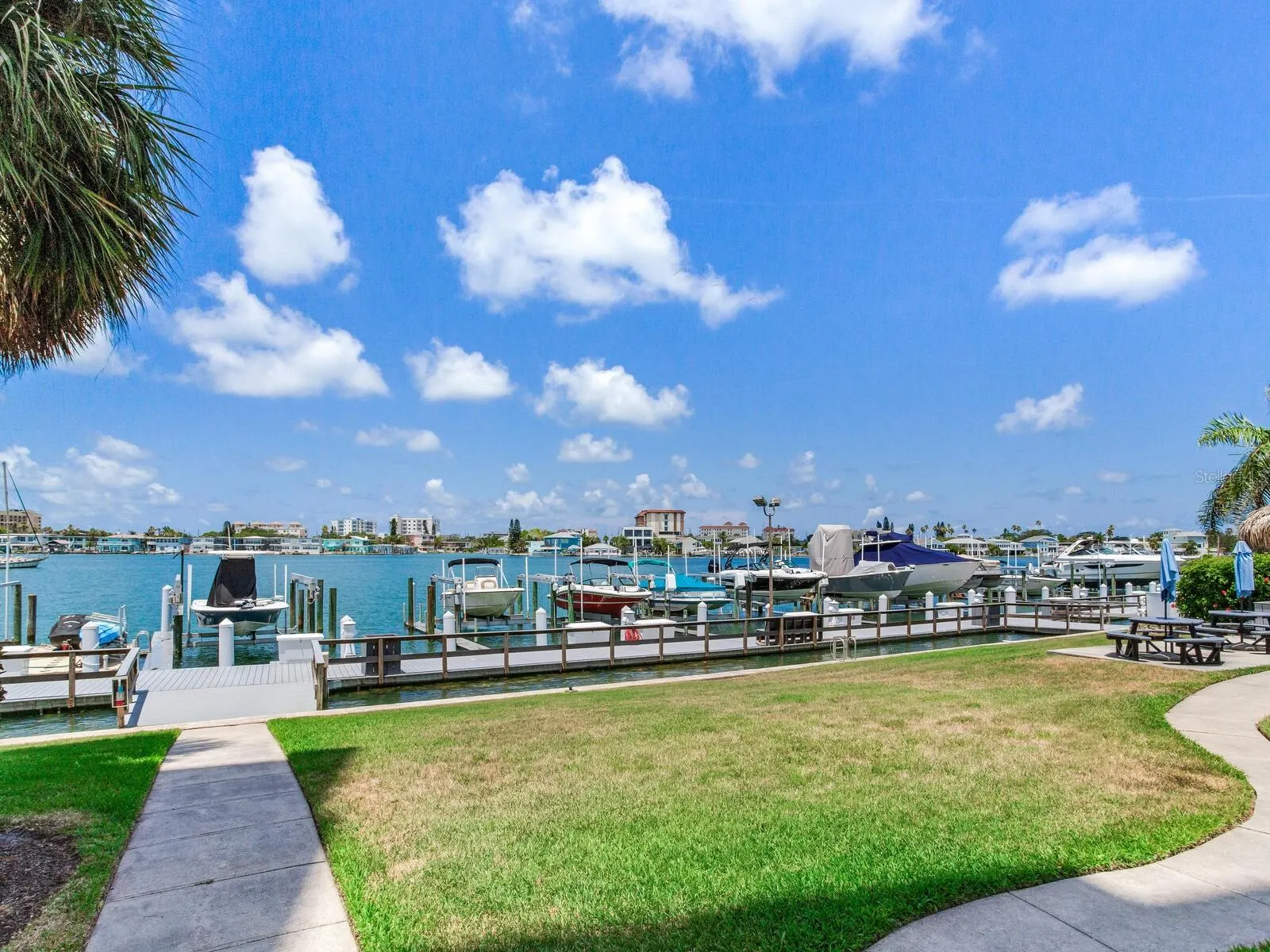660 ISLAND WAY #306, #306