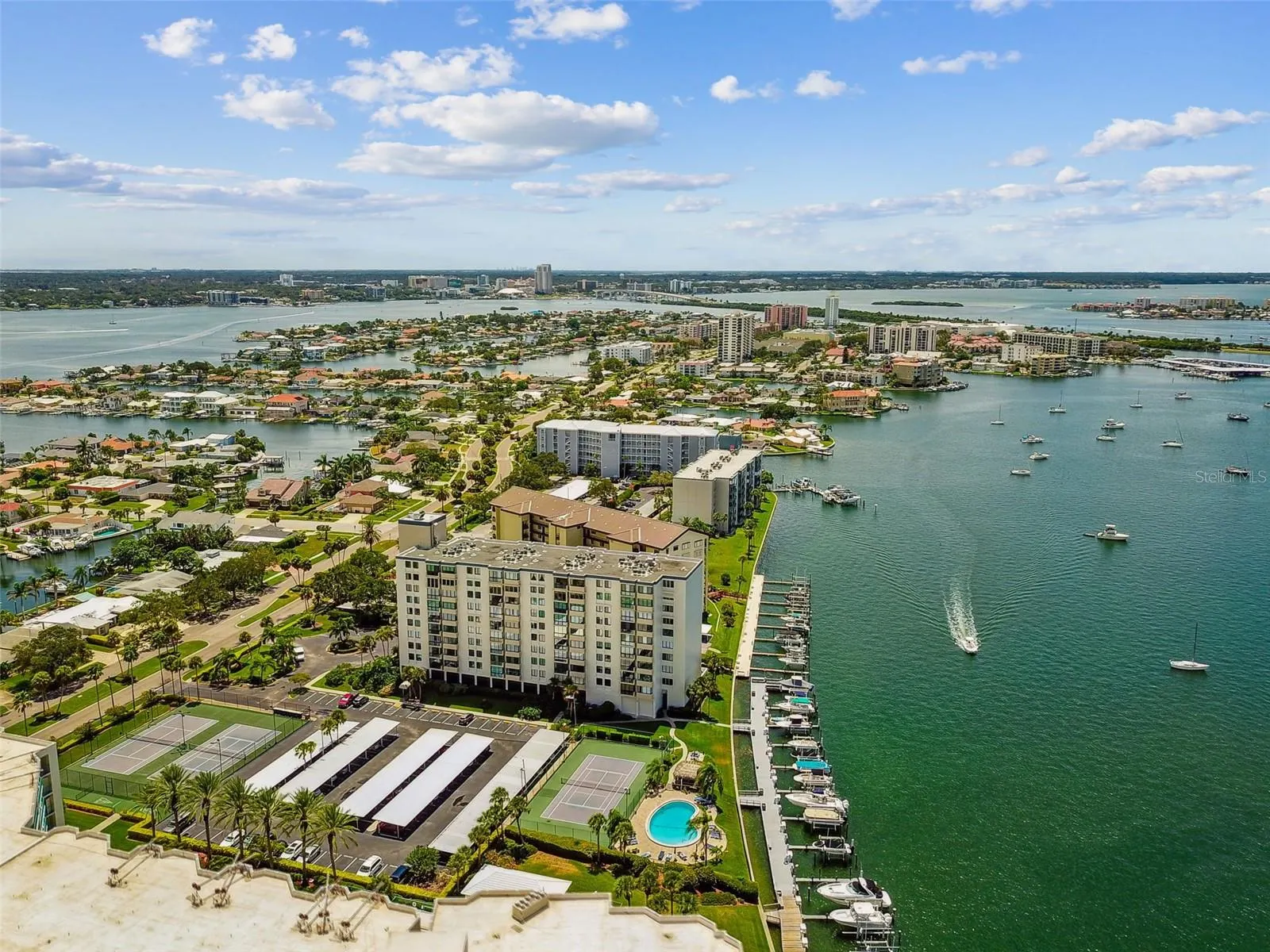 660 ISLAND WAY #306, #306