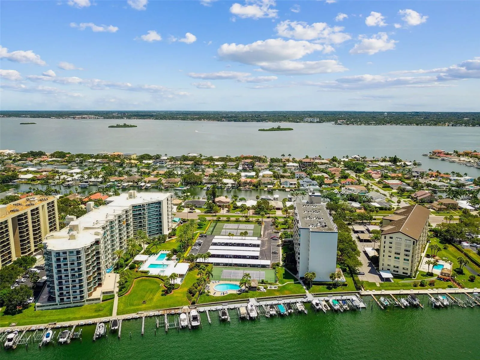 660 ISLAND WAY #306, #306