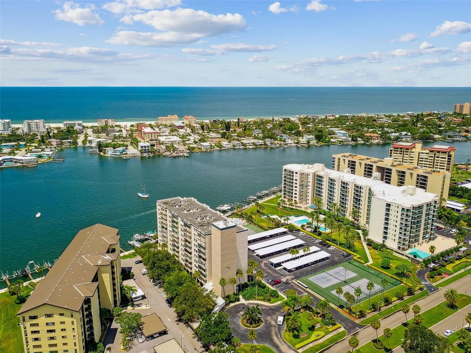 660 ISLAND WAY #306, #306
