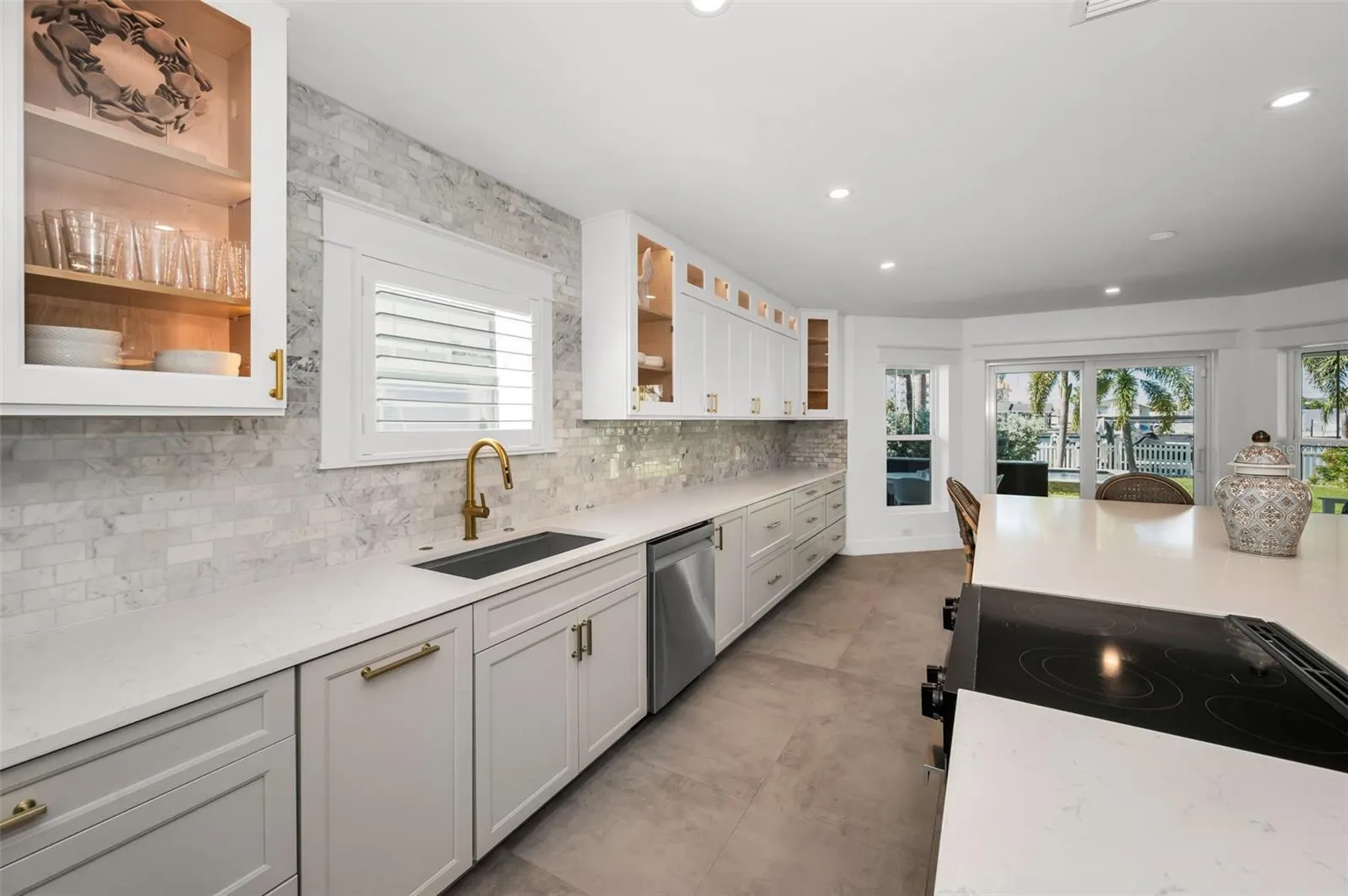 4250 BELLE VISTA DR
