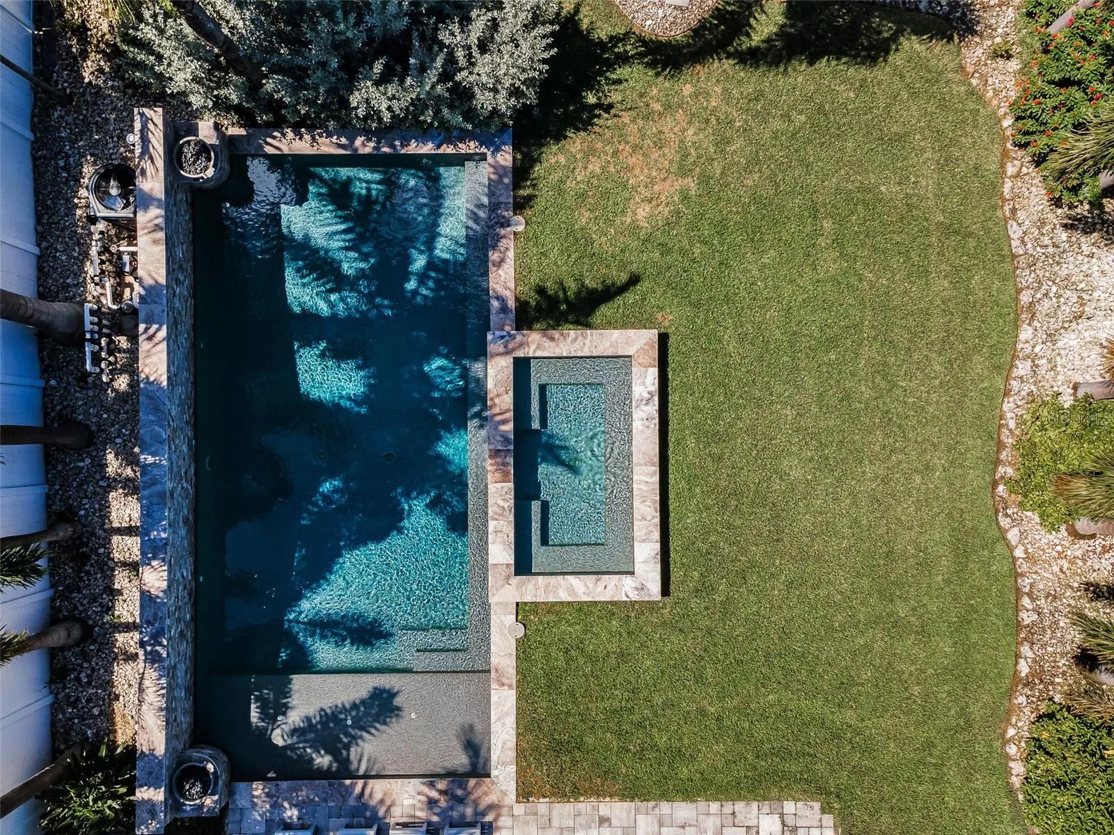4250 BELLE VISTA DR