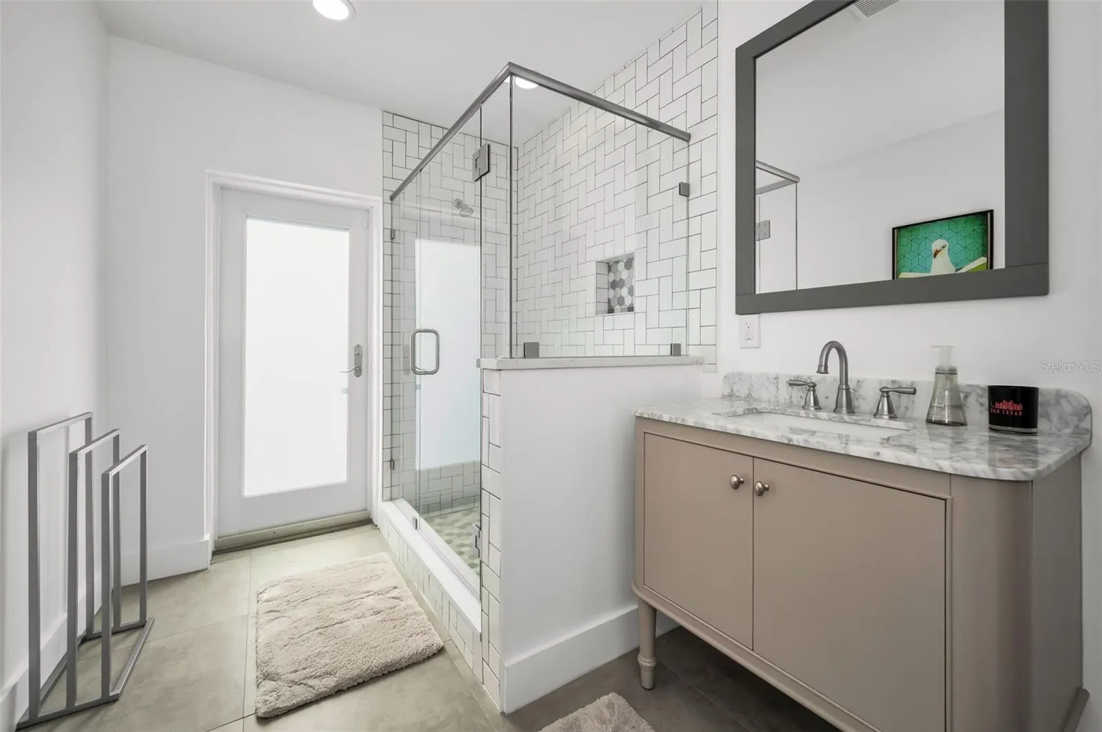 4250 BELLE VISTA DR
