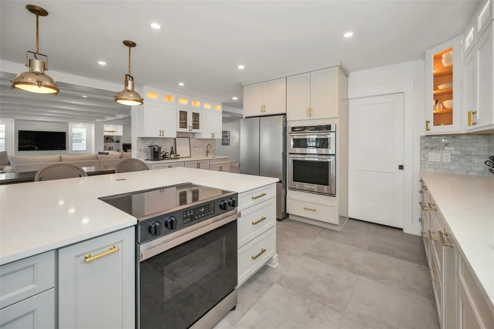 4250 BELLE VISTA DR
