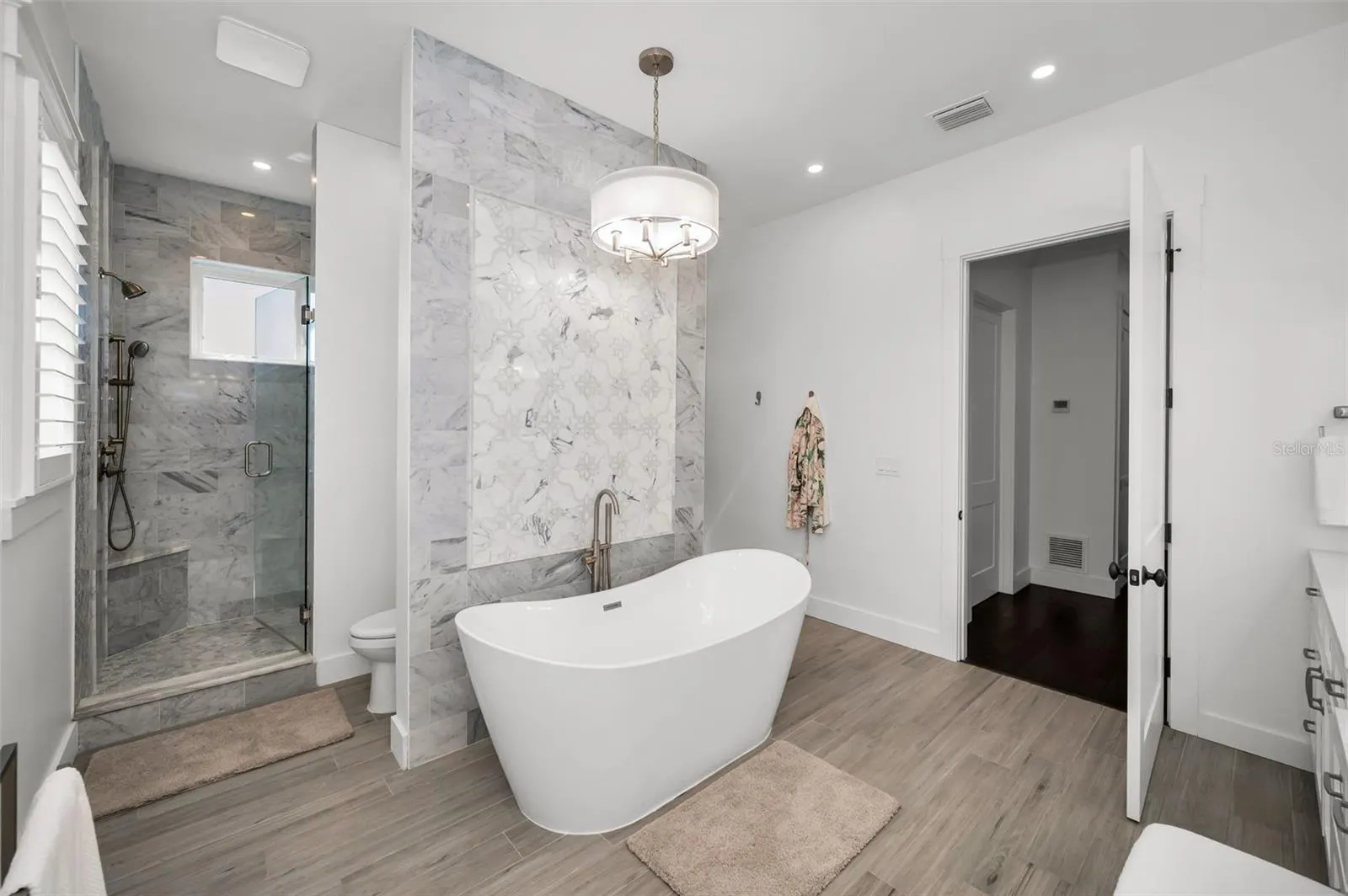 4250 BELLE VISTA DR