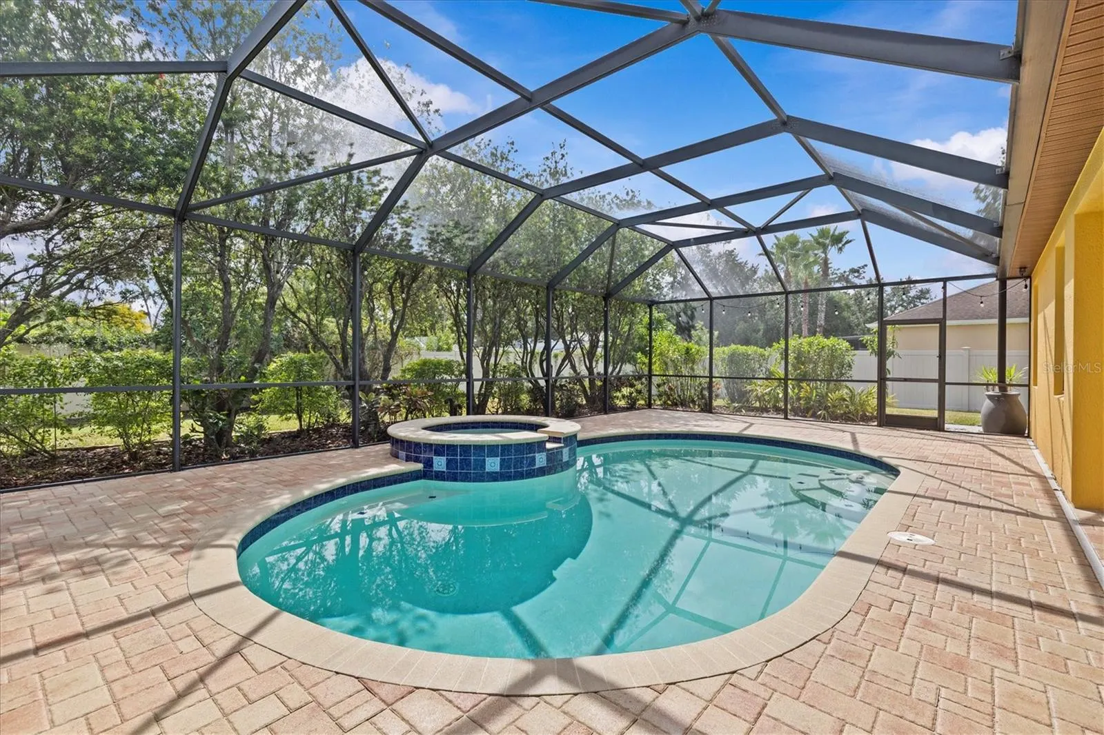 11008 WEMBLEY LANDING DR