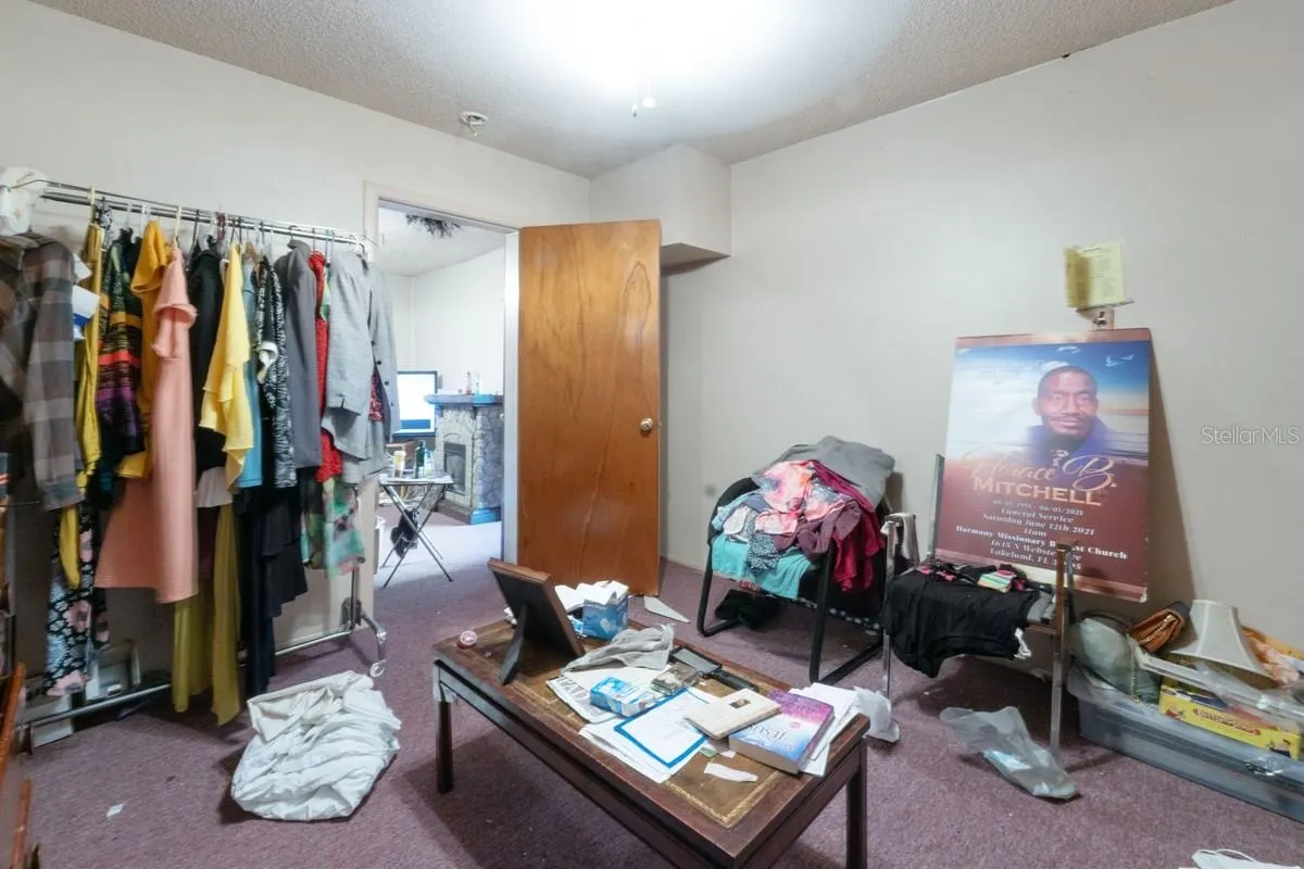 1041 ANDERSON AVE
