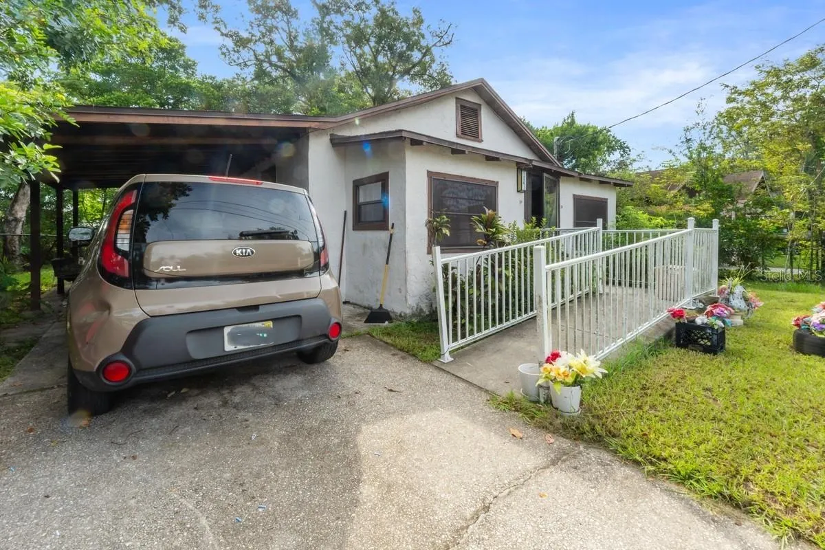 1041 ANDERSON AVE