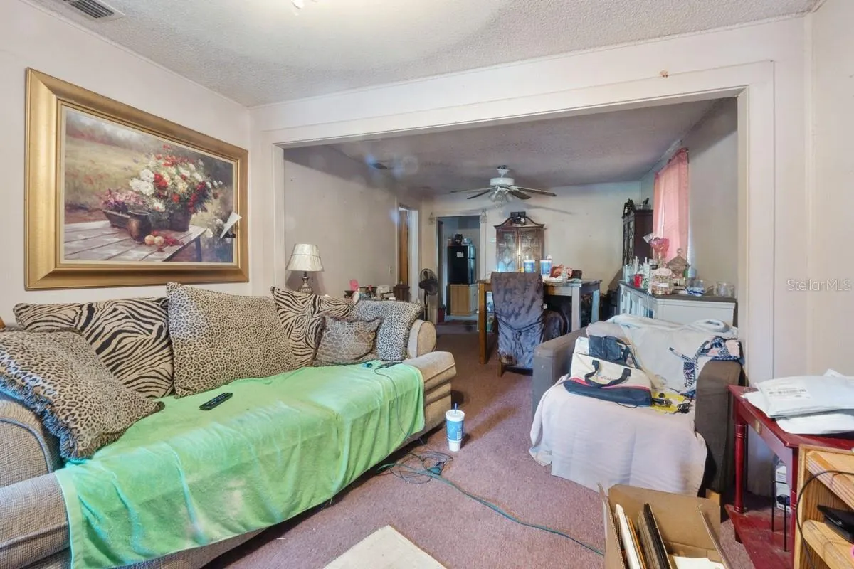 1041 ANDERSON AVE