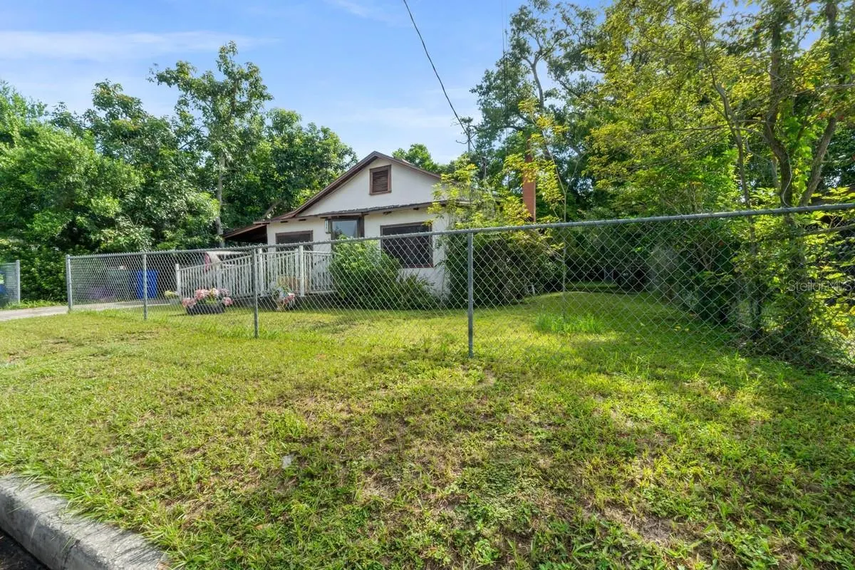 1041 ANDERSON AVE