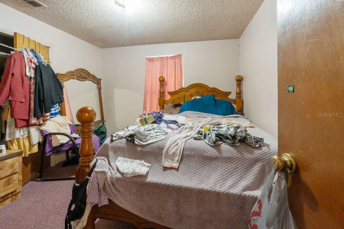 1041 ANDERSON AVE