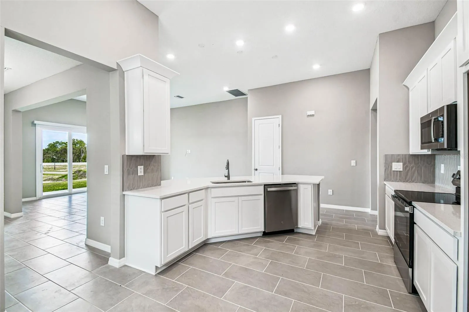 8595 WHITE PINE AVE