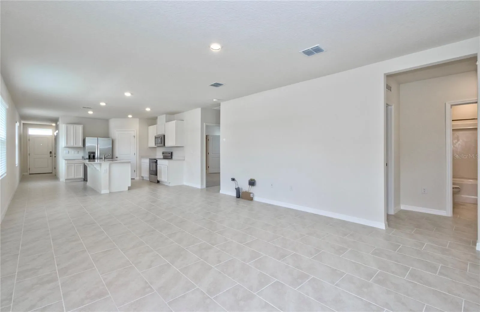 3302 PINE LILY AVE