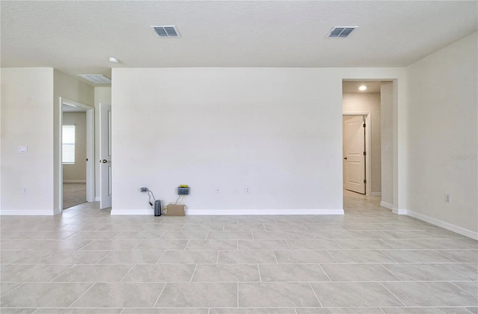 3302 PINE LILY AVE