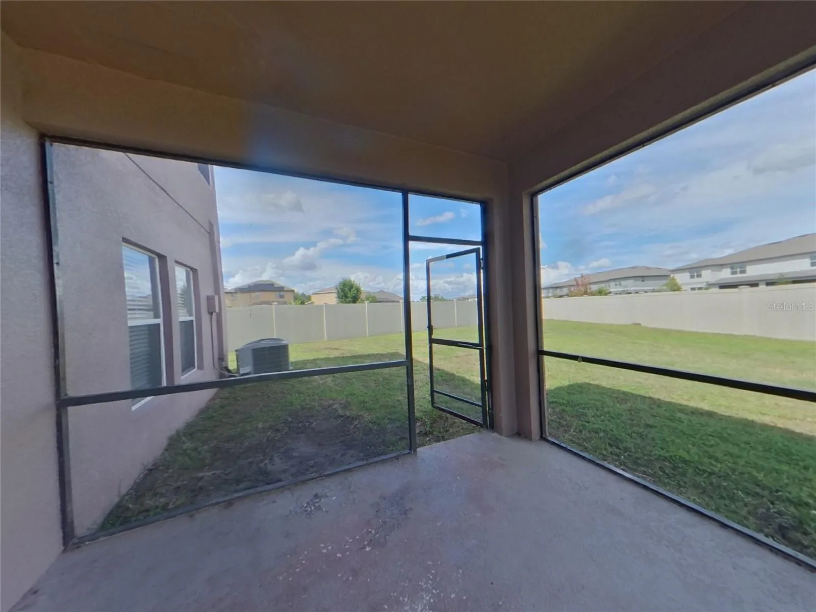10239 NEWMINSTER LOOP