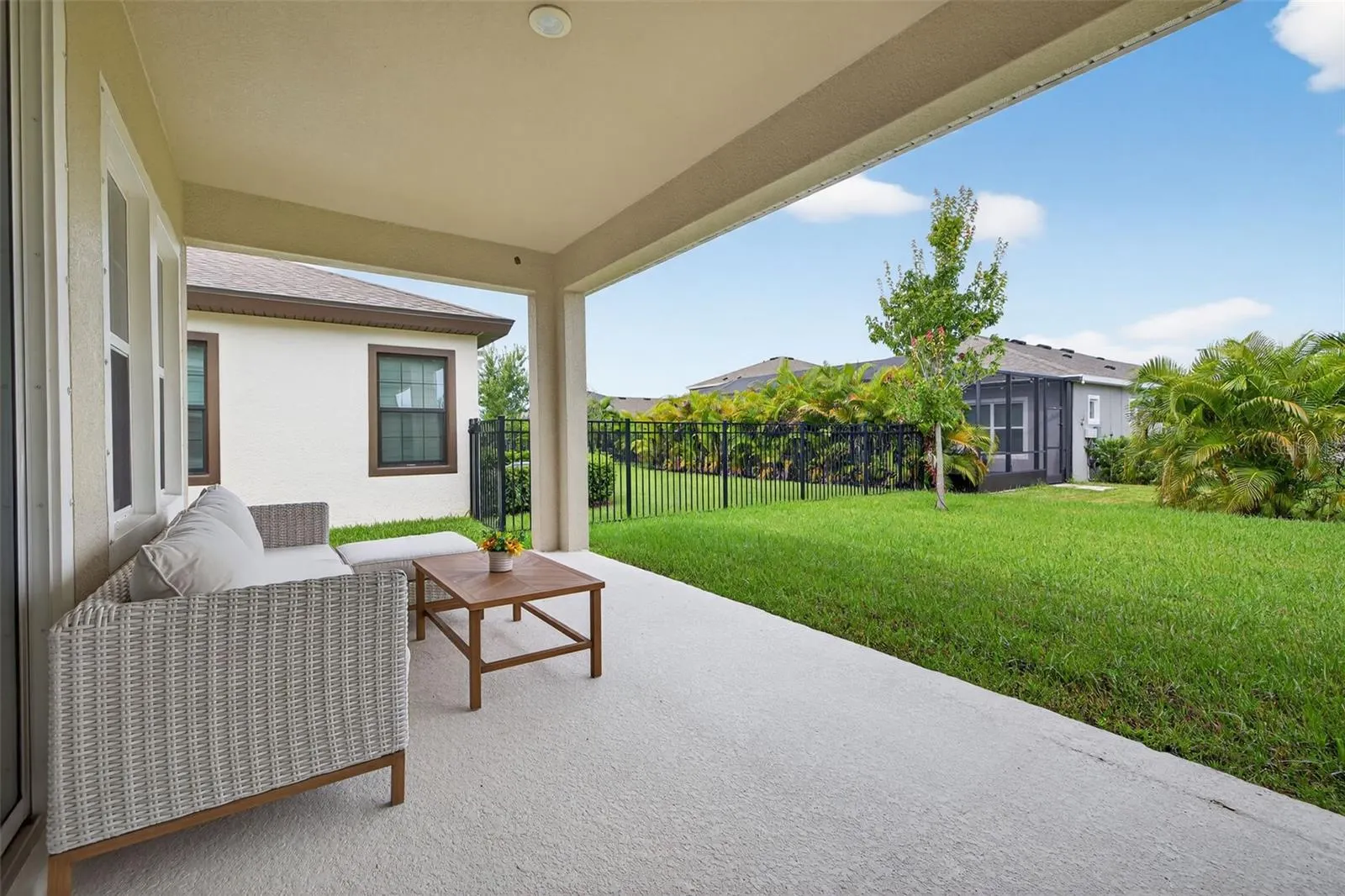 5532 DEL CORONADO DR