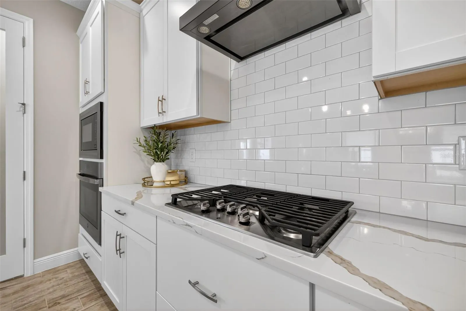 5532 DEL CORONADO DR