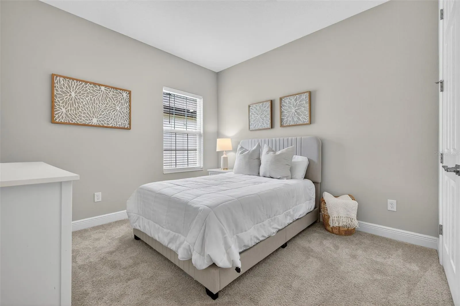 5532 DEL CORONADO DR