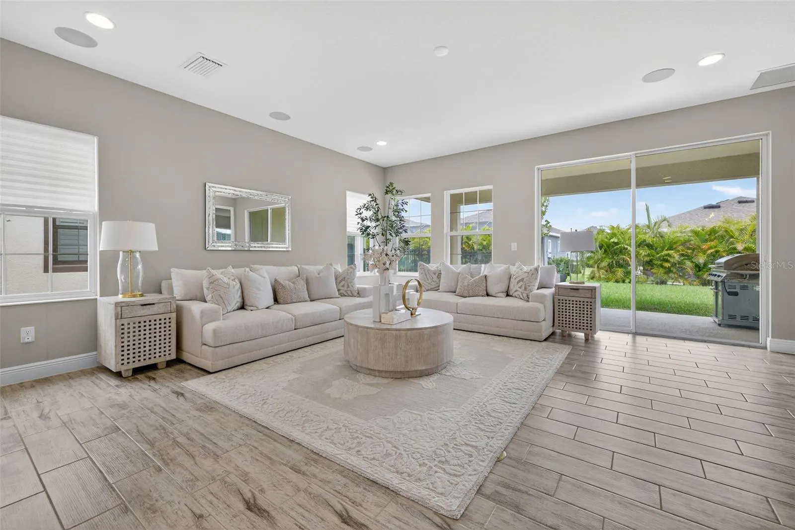 5532 DEL CORONADO DR