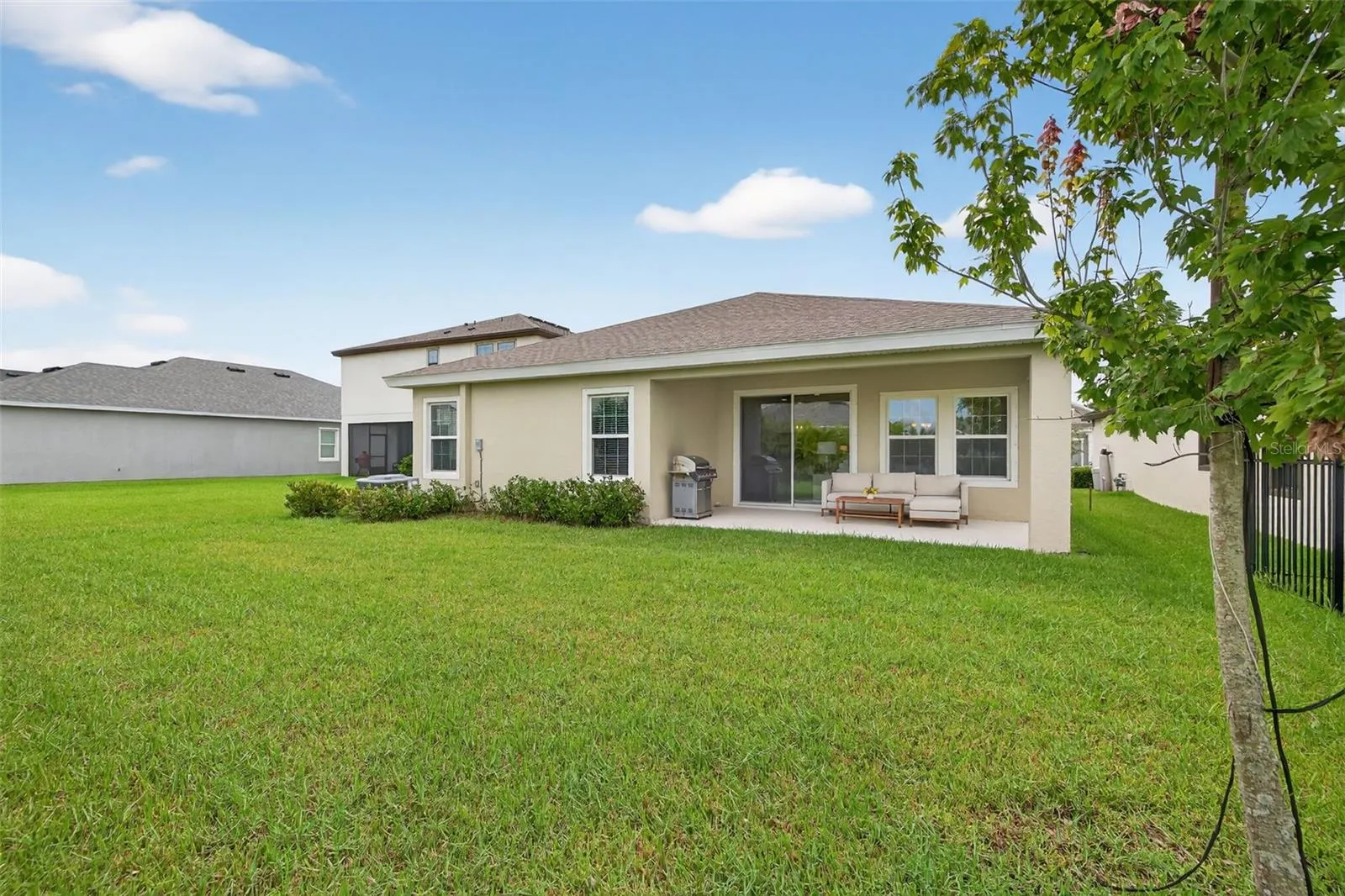 5532 DEL CORONADO DR