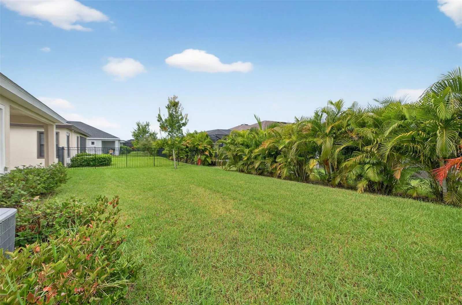 5532 DEL CORONADO DR