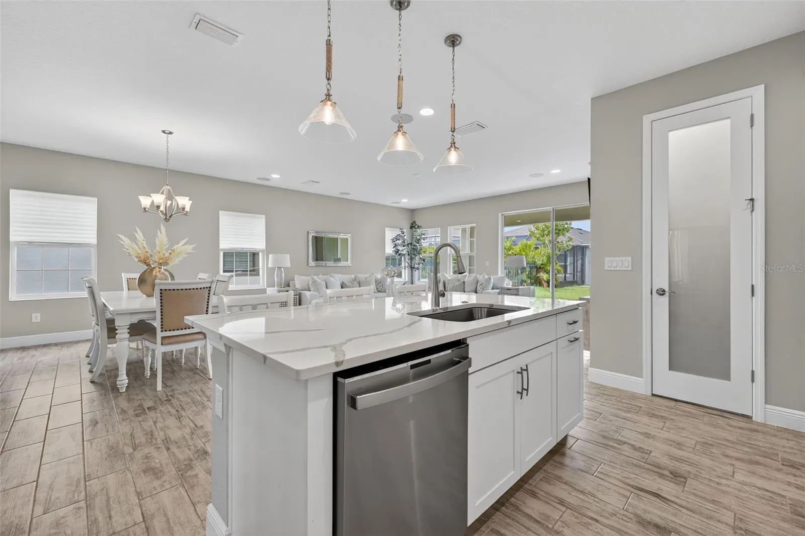 5532 DEL CORONADO DR