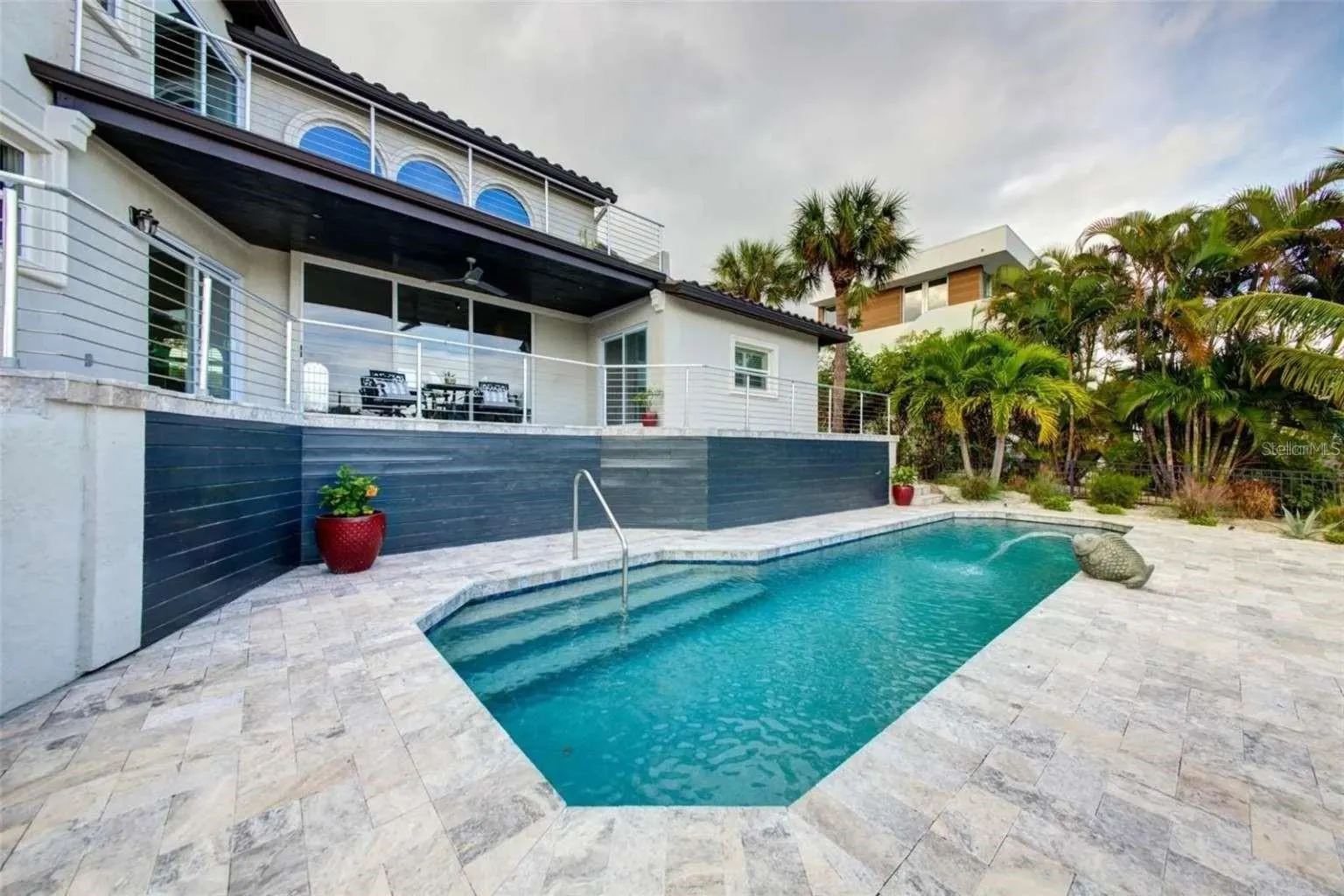 562 RANGER LN