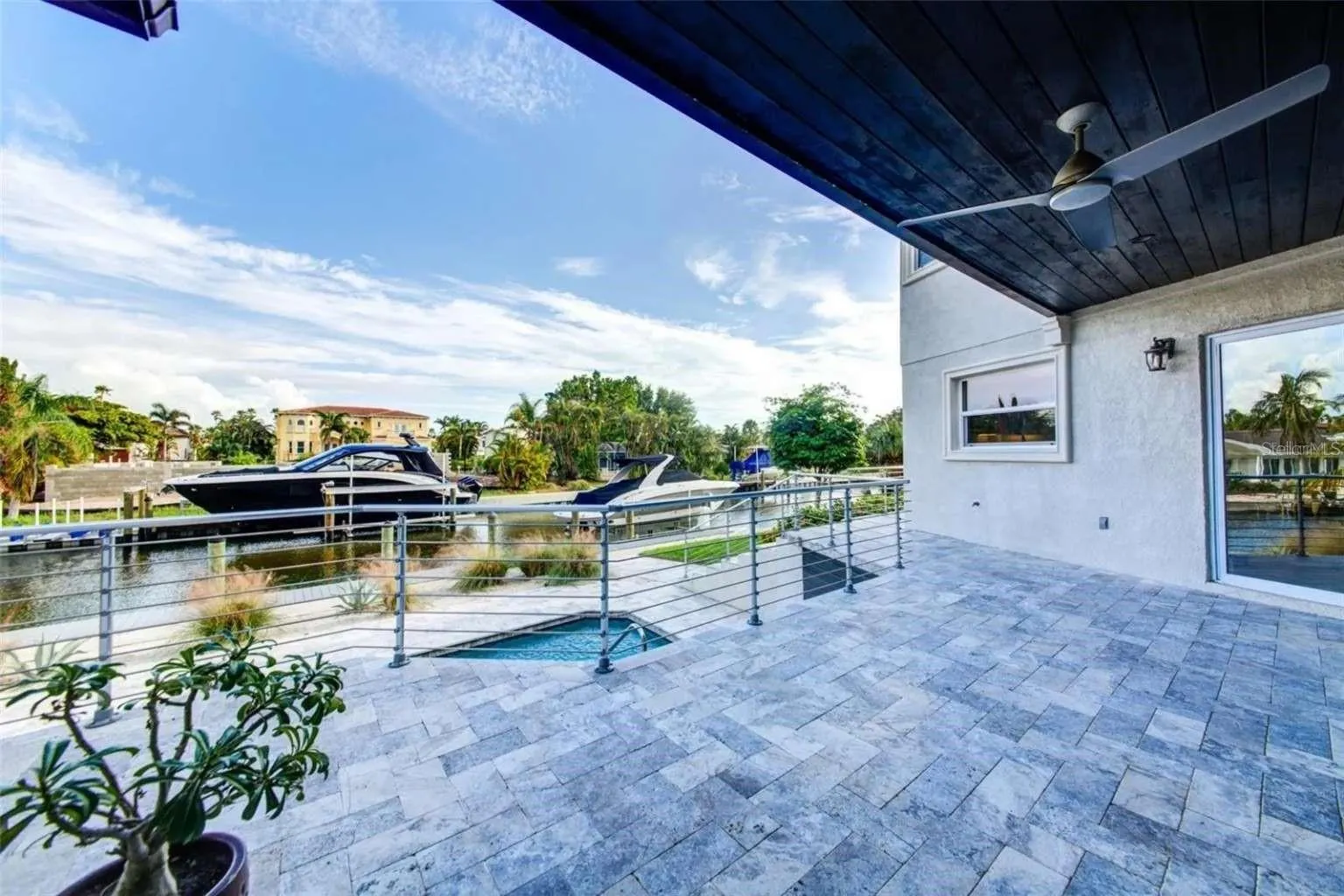 562 RANGER LN
