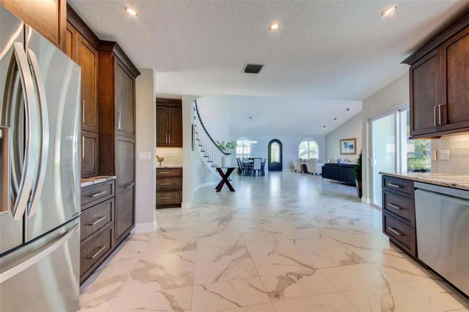 562 RANGER LN