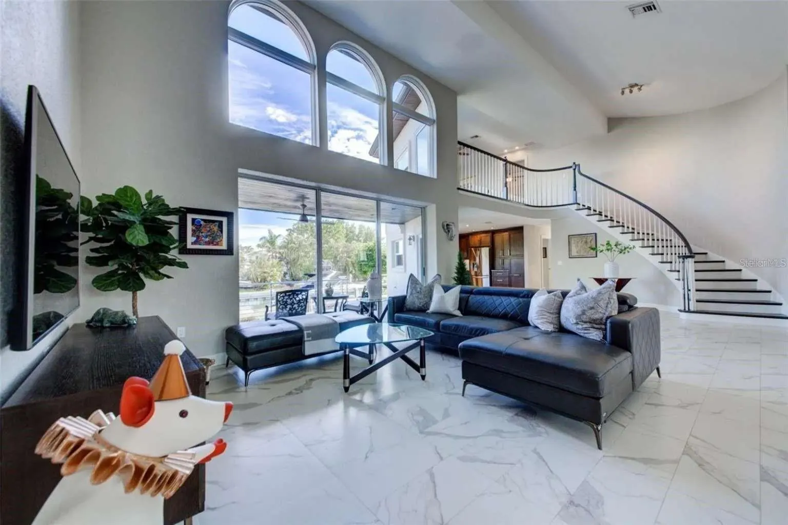 562 RANGER LN