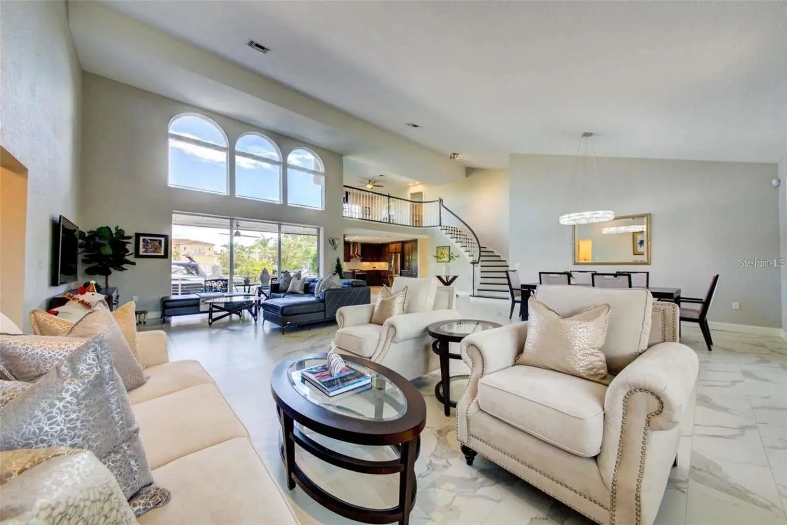 562 RANGER LN