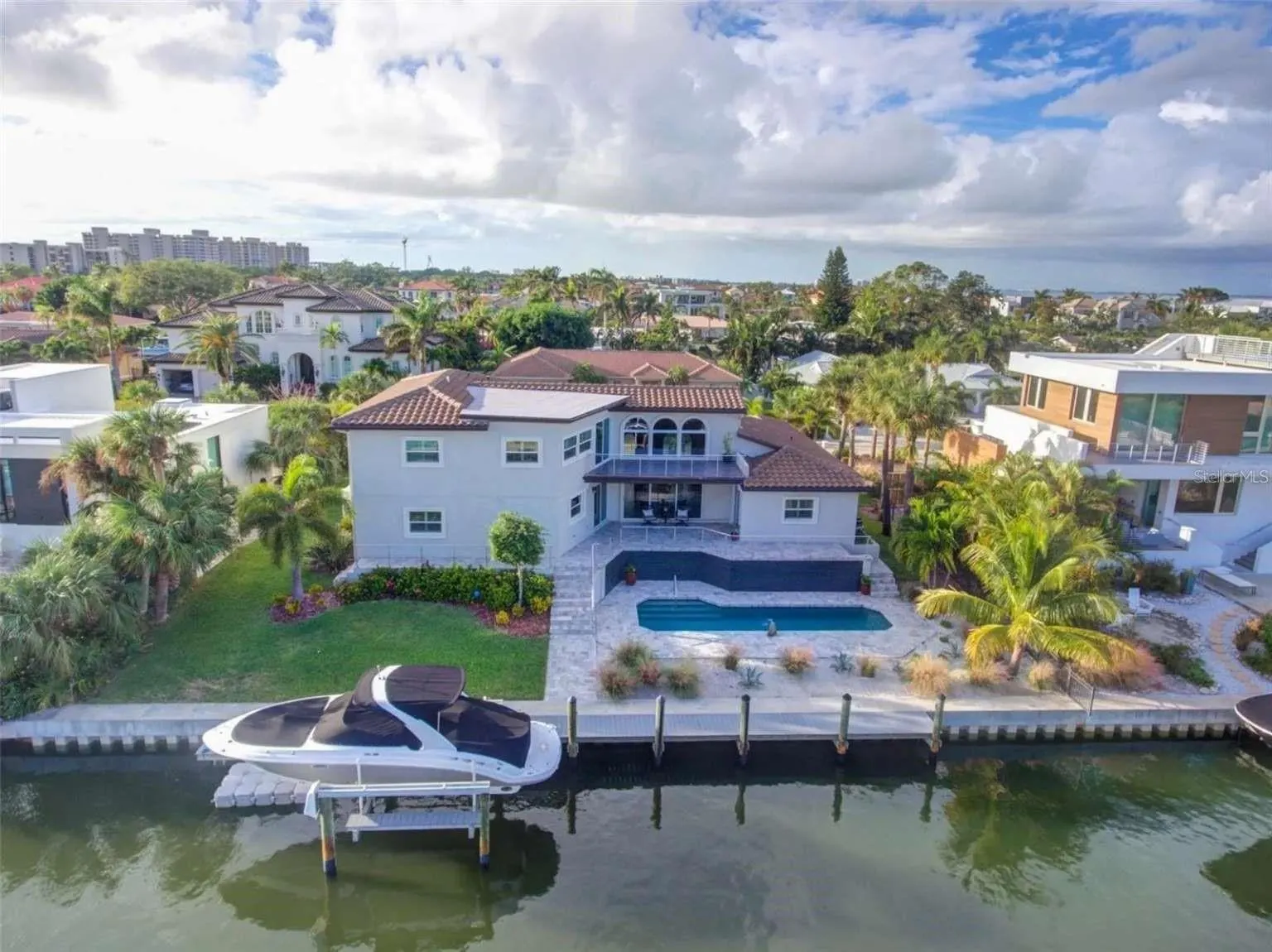 562 RANGER LN