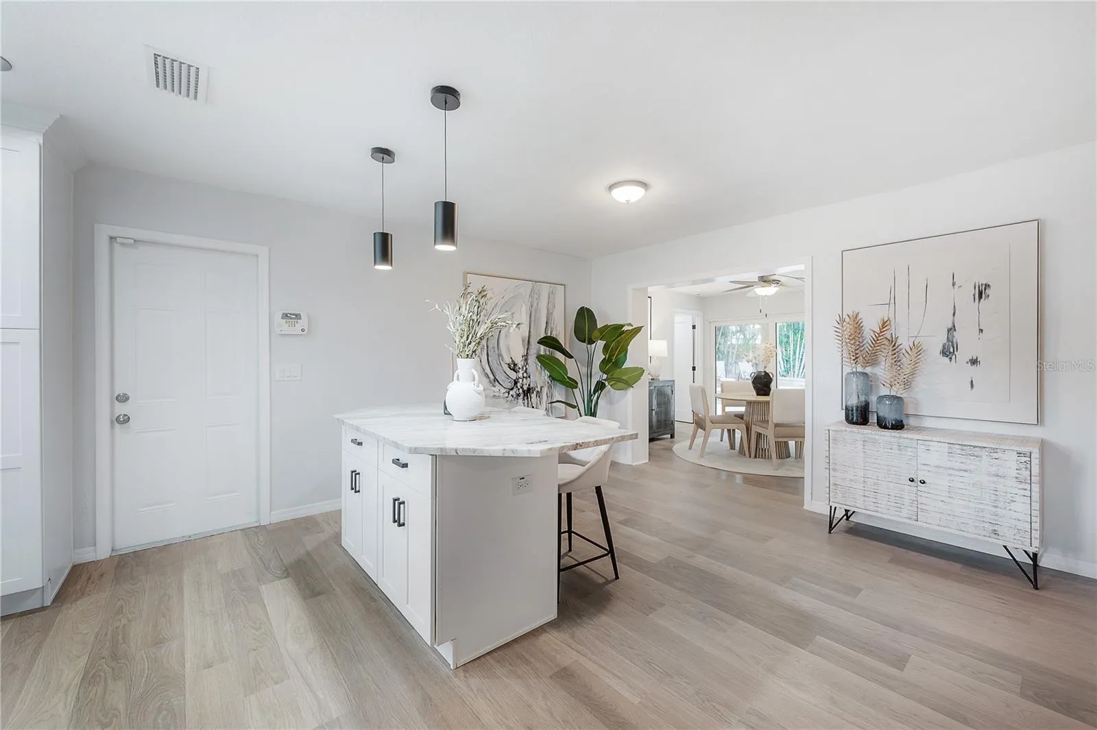3935 W EDEN ROC CIR