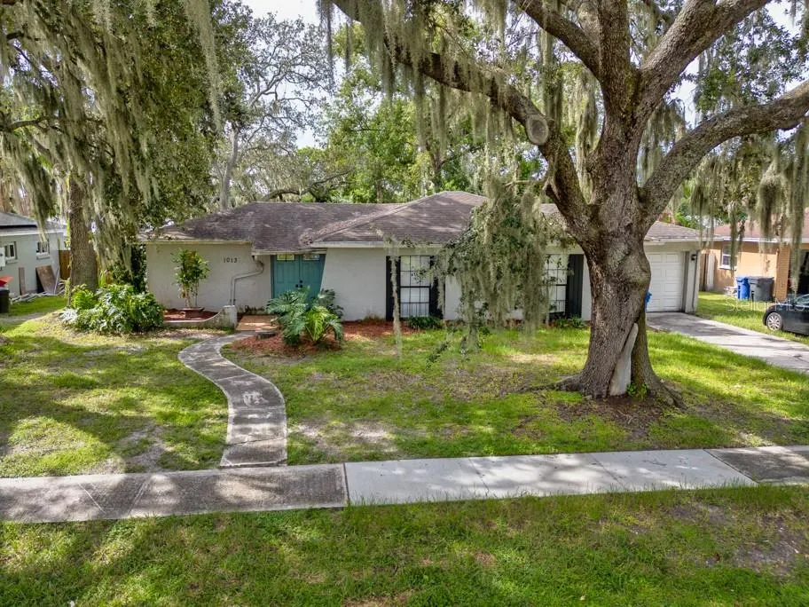 1013 HALLWOOD LOOP