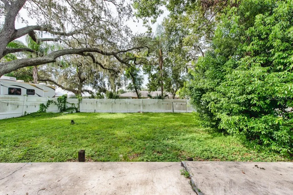 1013 HALLWOOD LOOP