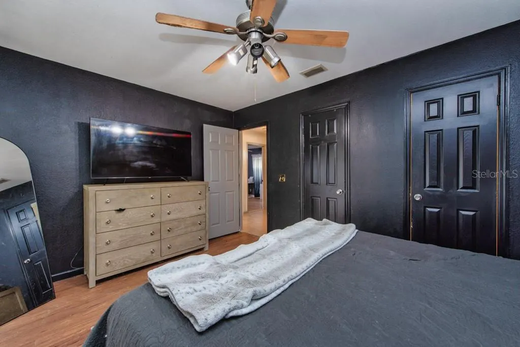 1013 HALLWOOD LOOP