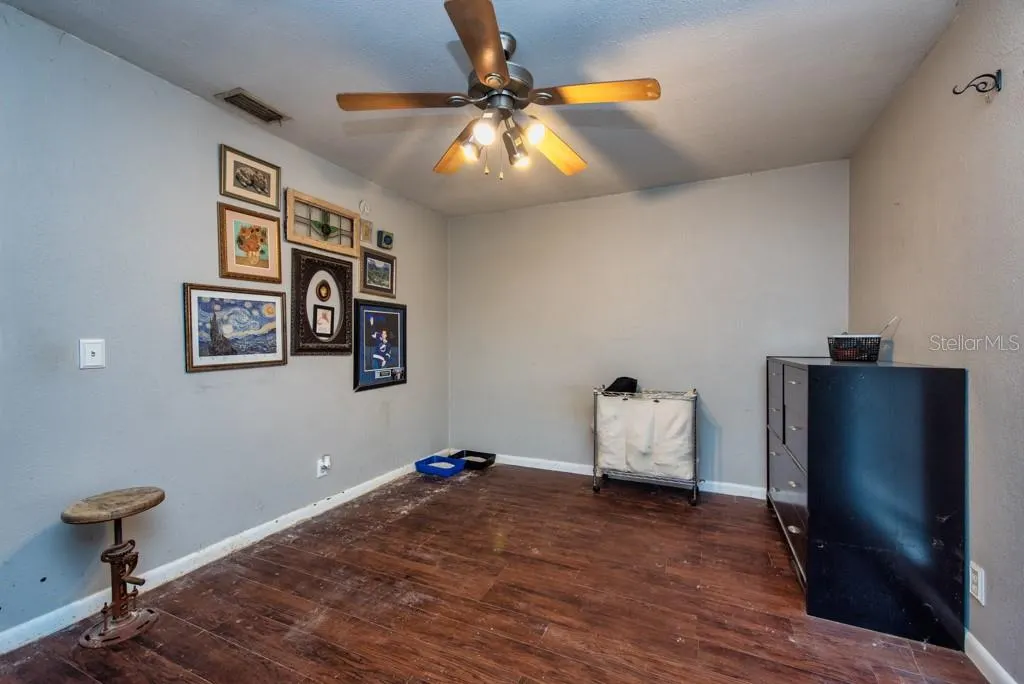 1013 HALLWOOD LOOP