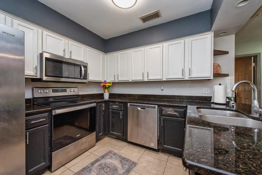 1013 HALLWOOD LOOP