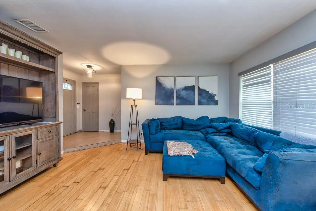 1013 HALLWOOD LOOP