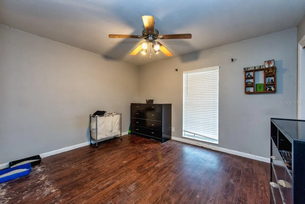 1013 HALLWOOD LOOP