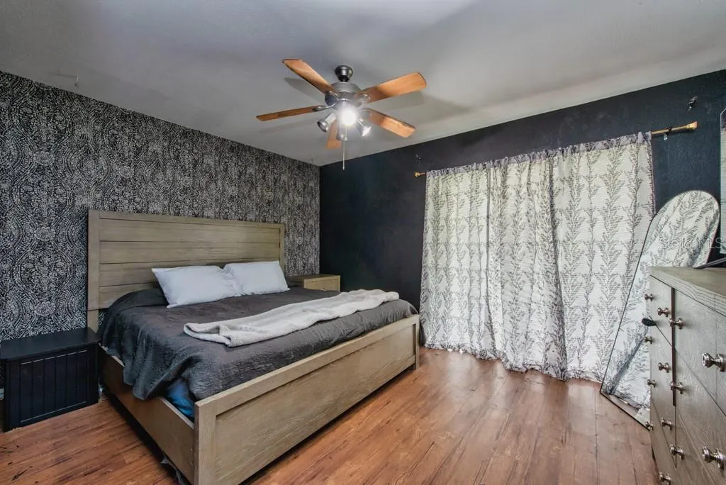 1013 HALLWOOD LOOP